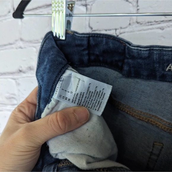 American Eagle Curvy Hi Rise Shortie Distressed Blue Jean Shorts 8 - Picture 4 of 5